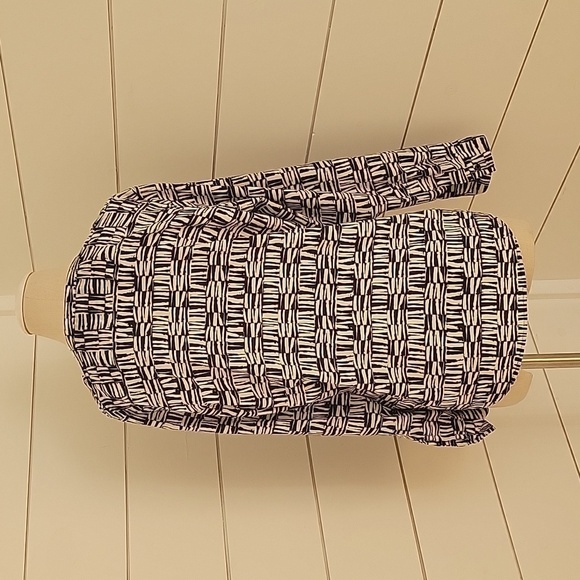 Calvin Klein large black and white button down blouse - Picture 2 of 5